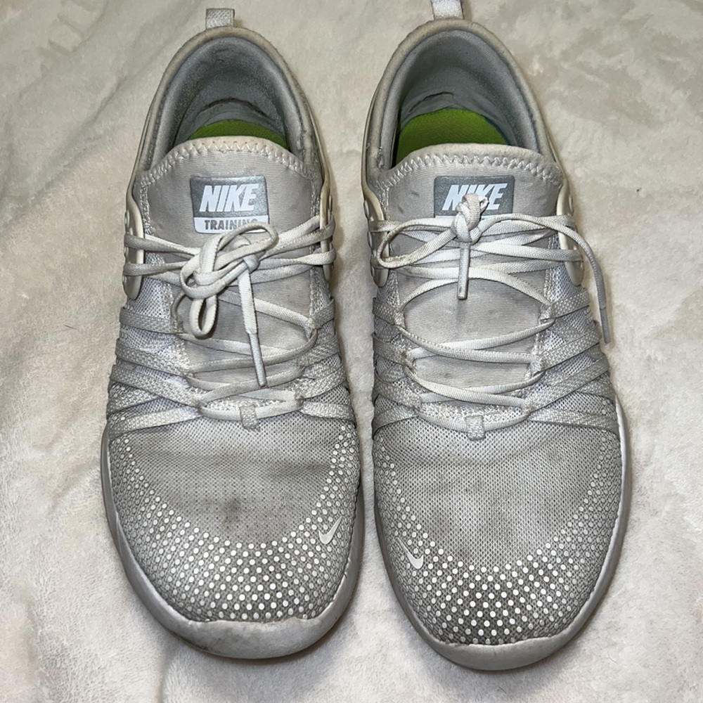 White Nike Tennis Shoes Size 9 - Picture 4 of 5
